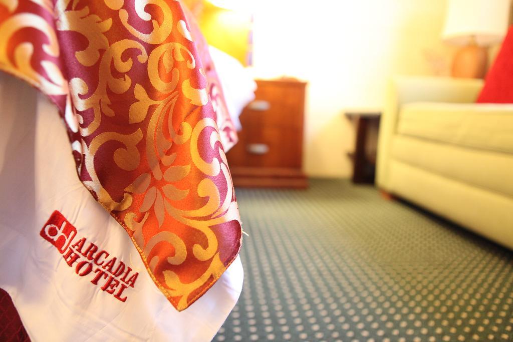 Arcadia Hotel Gering ภายนอก รูปภาพ